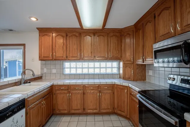 $335,000 | 2407 South Harding Street, Oak Grove, MO 64075