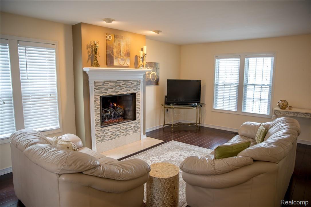 1269 Columbia Road Berkley, MI 48072 - Photo 8 of 25 4D0A7652.jpg