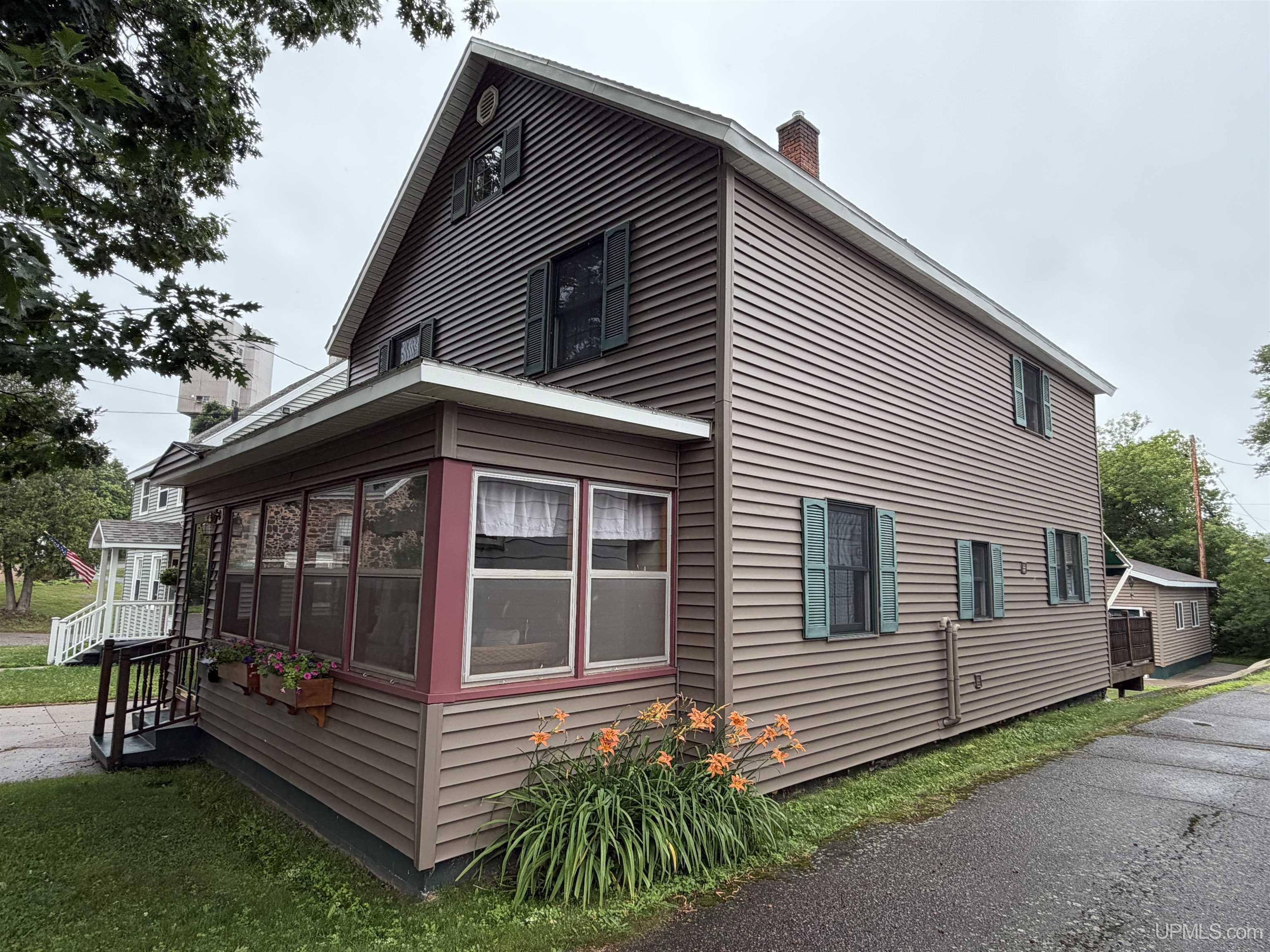 324 West Ridge Street Ishpeming, MI 49849 - Photo 3 of 59