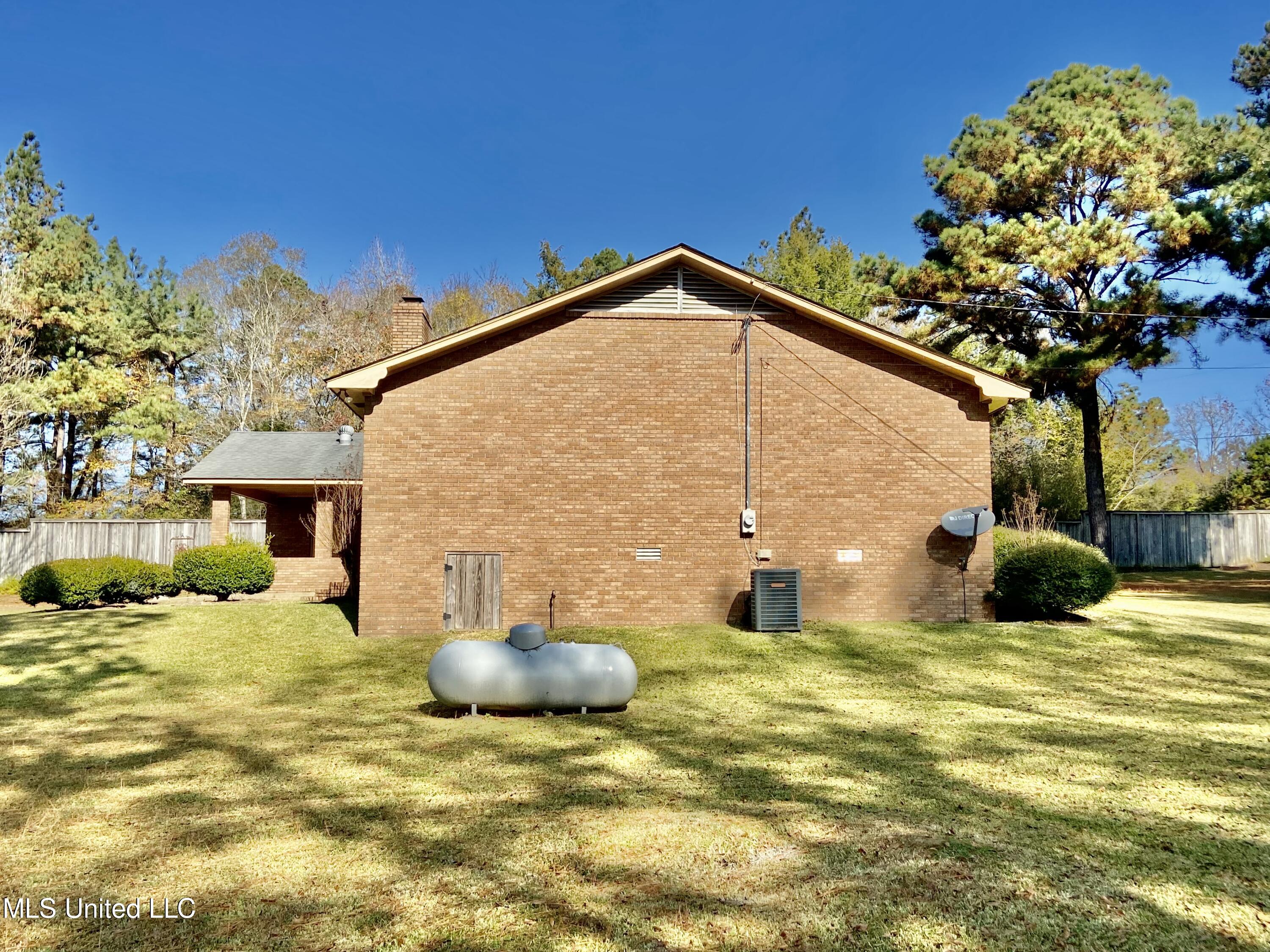 4101 Mathis Road Crystal Springs, MS 39059 - Photo 9 of 36 49C40910-146B-4B5C-8DC0-66DBB0ECE19D