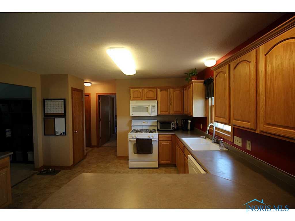 8724 Mandell Road Perrysburg, OH 43551 - Photo 6 of 20 Gallery Image 6
