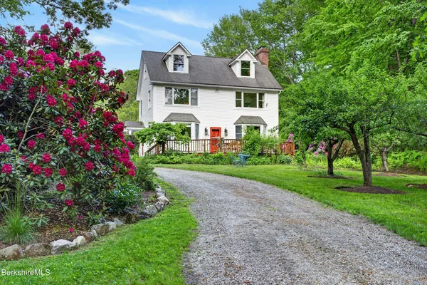 $899,000 | 224 Boardman Street, Sheffield, MA 01257