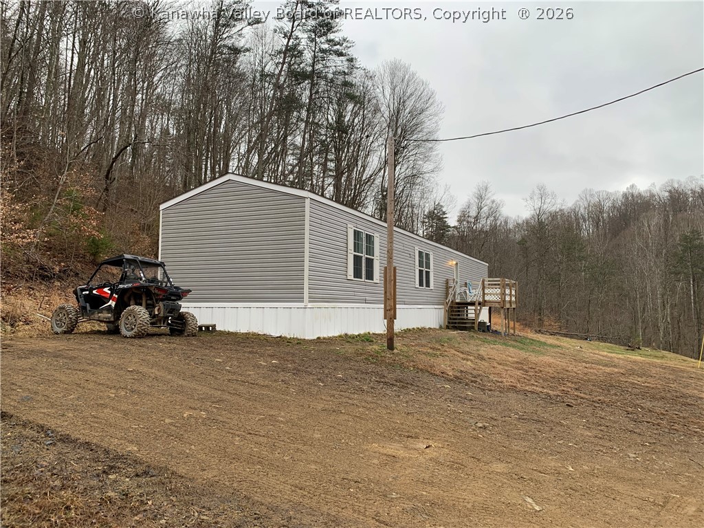 911 Lick Branch Road Poca, WV 25159 - Photo 3 of 24 Gallery Image 3