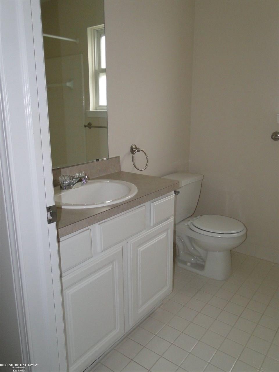 28305 Katie Road New Baltimore, MI 48047 - Photo 28 of 55 upper bath