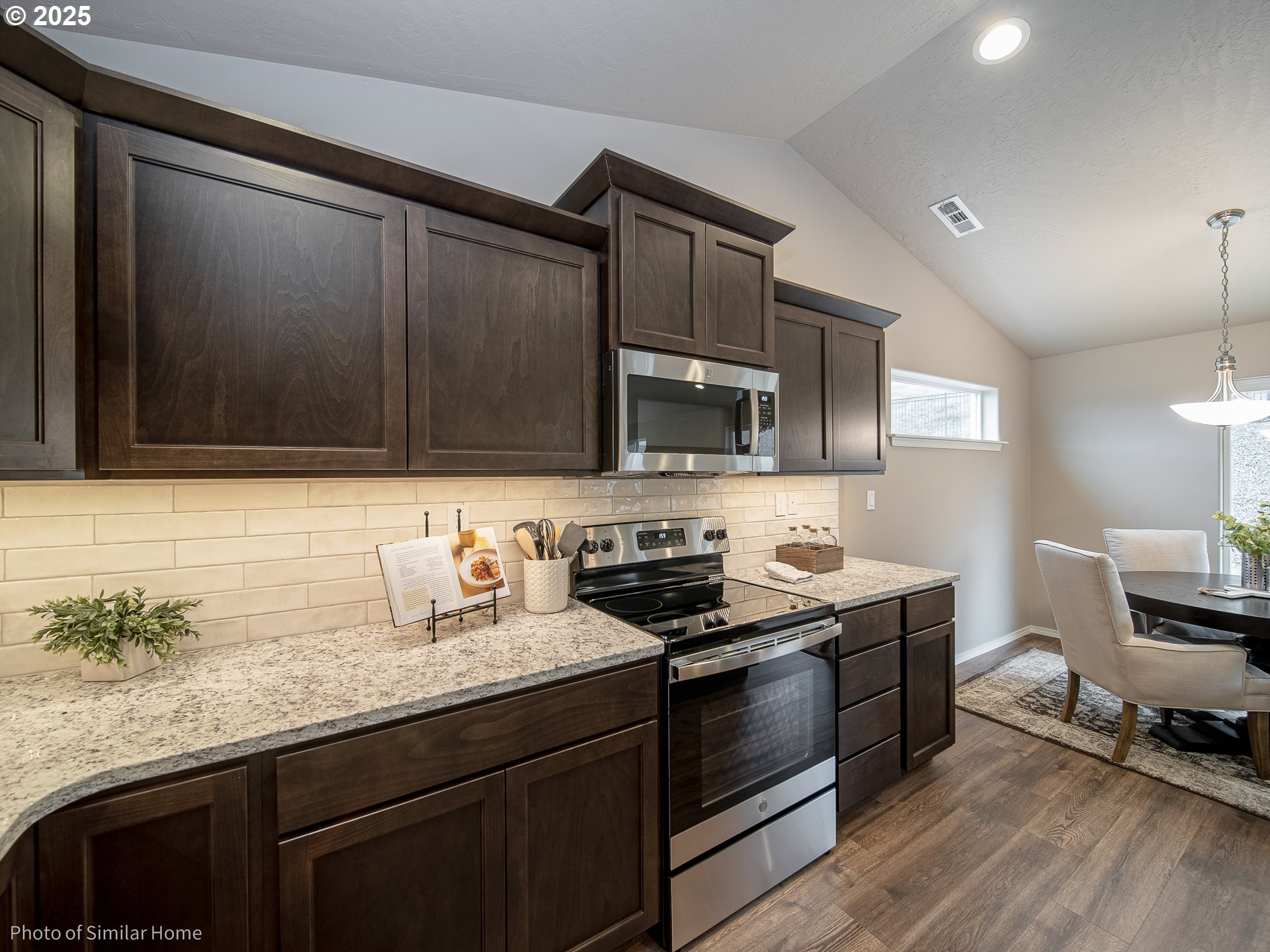 885 Yoss Court Cottage Grove, OR 97424 - Photo 11 of 13