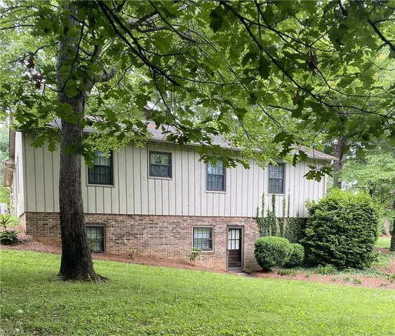 $349,000 | 1229 Woodbrook Drive, Kernersville, NC 27284