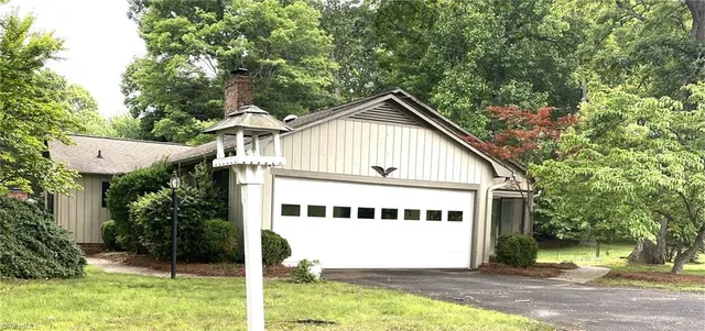 $349,000 | 1229 Woodbrook Drive, Kernersville, NC 27284