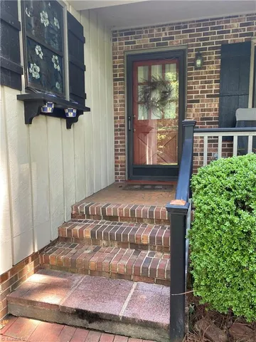 $349,000 | 1229 Woodbrook Drive, Kernersville, NC 27284