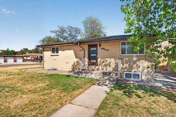 $875,000 | 9030 Elm Court, Denver, CO 80260