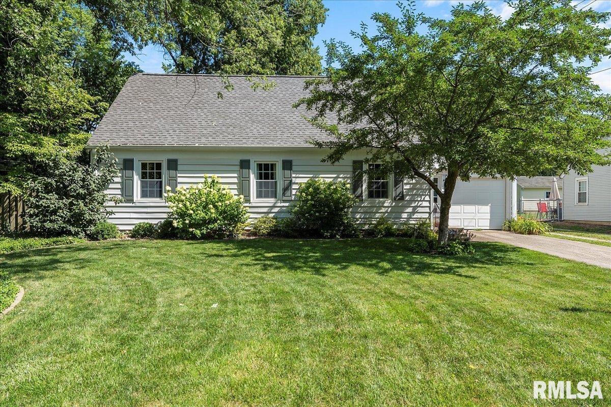 1415 Cherry Road Springfield, IL 62704 - Photo 1 of 28