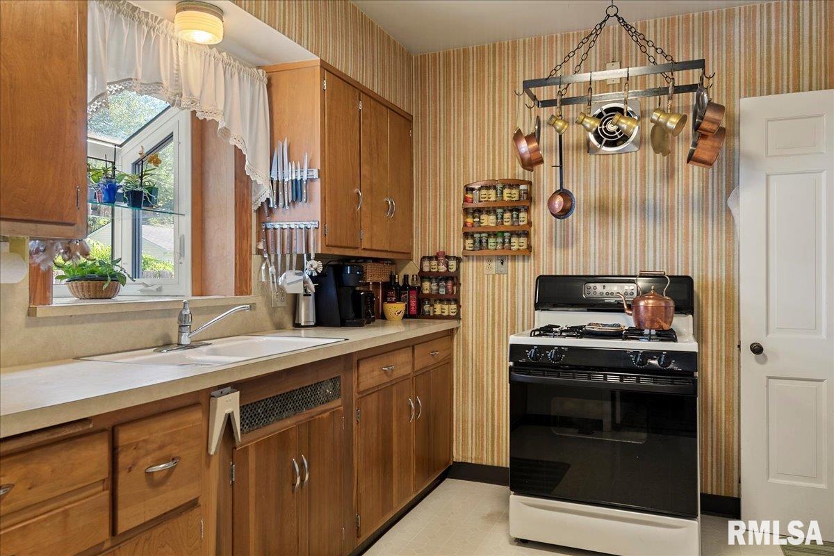 1415 Cherry Road Springfield, IL 62704 - Photo 12 of 28