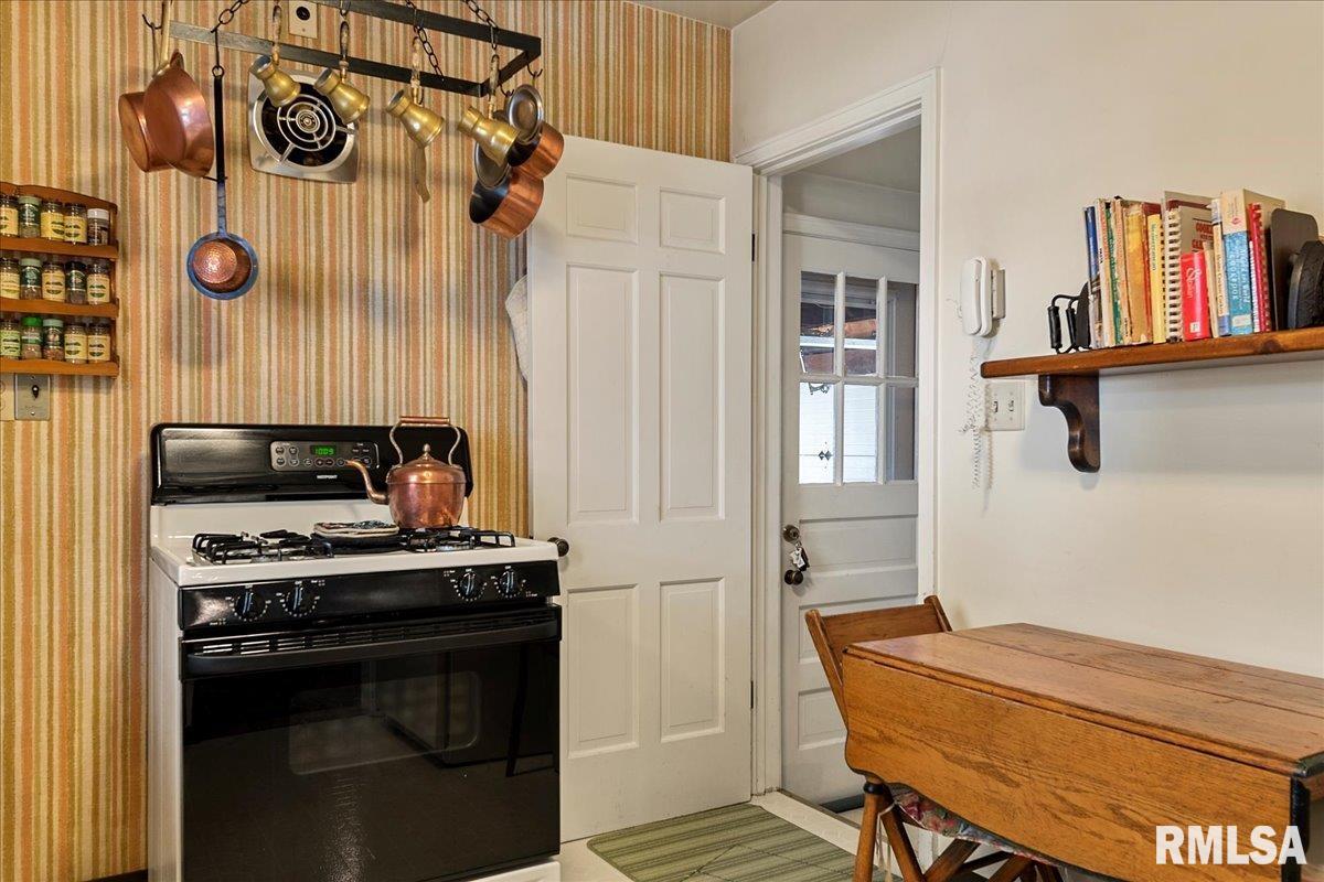 1415 Cherry Road Springfield, IL 62704 - Photo 13 of 28