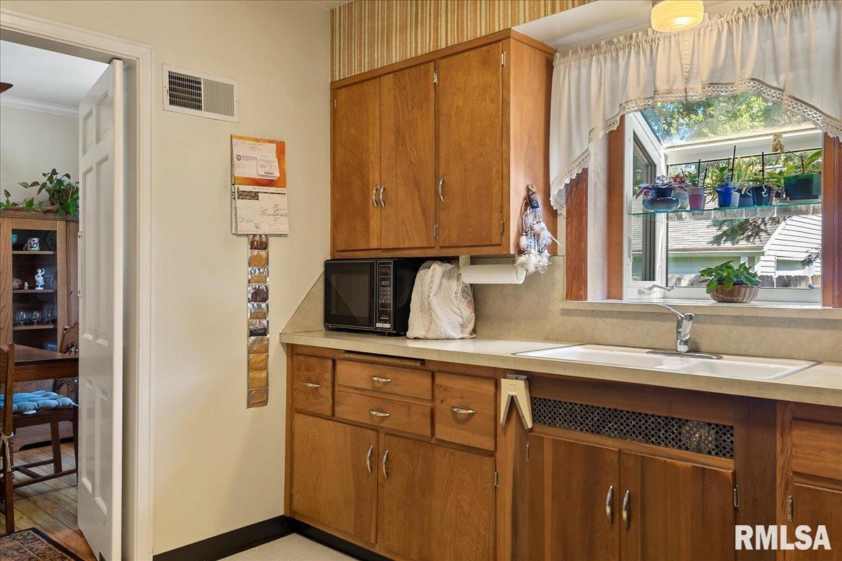 1415 Cherry Road Springfield, IL 62704 - Photo 15 of 28