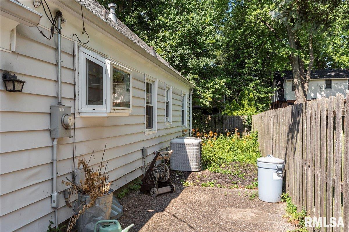 1415 Cherry Road Springfield, IL 62704 - Photo 26 of 28