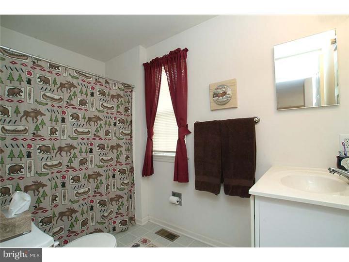 137 Milbury Road East Fallowfield, PA 19320 - Photo 16 of 25 Bathroom
