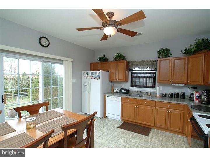 137 Milbury Road East Fallowfield, PA 19320 - Photo 4 of 25 Kitchen