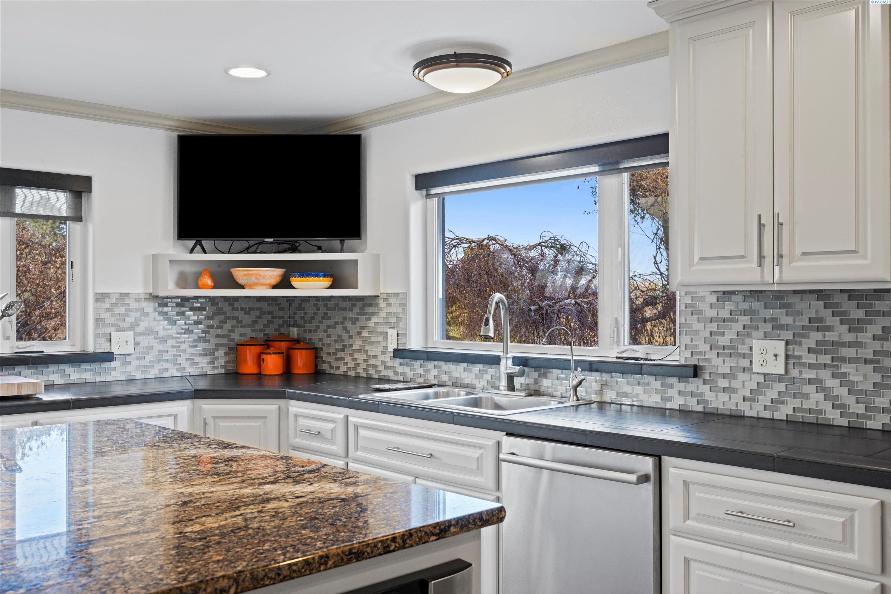 22403 South Ward Gap Road Prosser, WA 99350 - Photo 21 of 48 Gallery Image 21