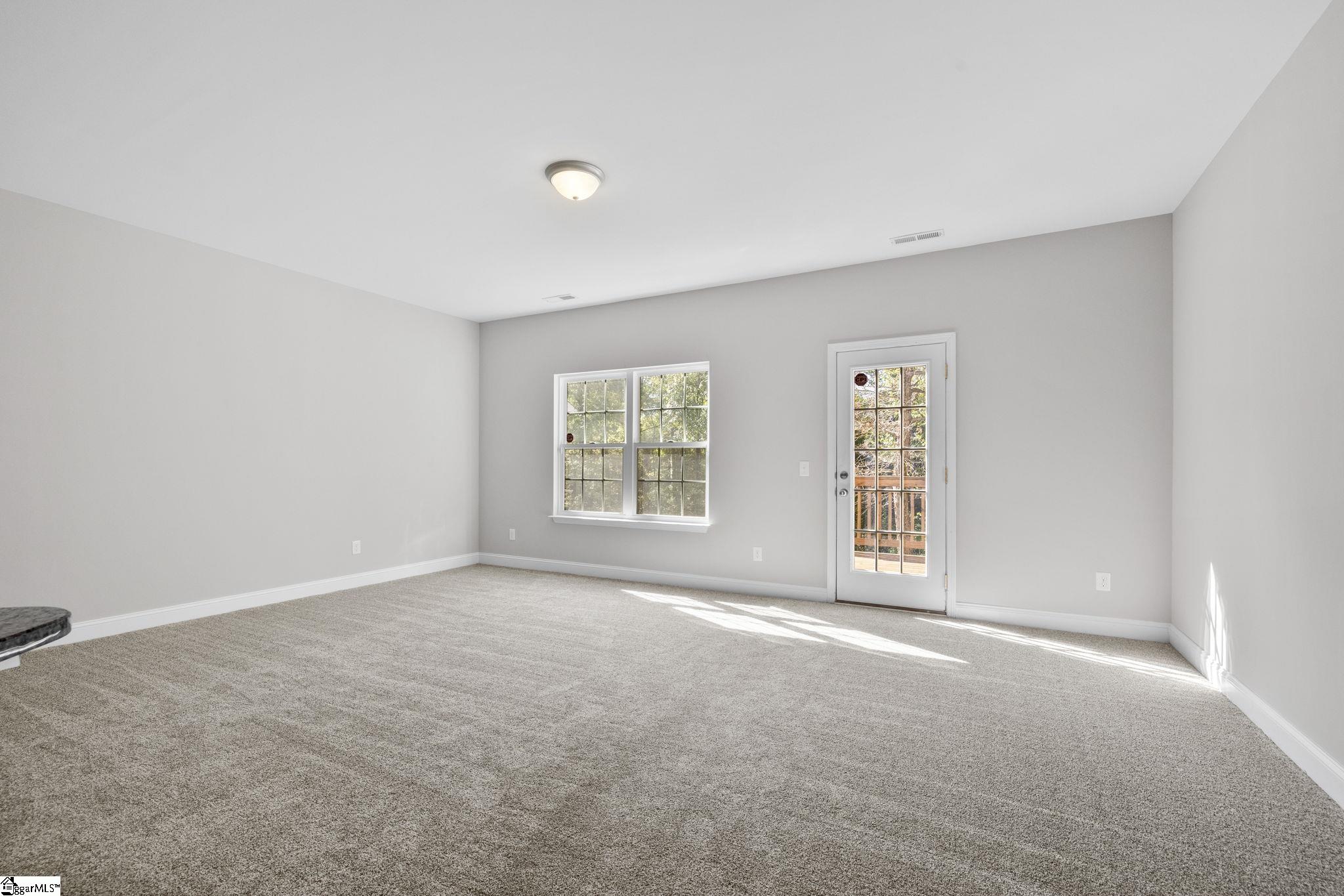118 Village Court Greer, SC 29651 - Photo 12 of 33