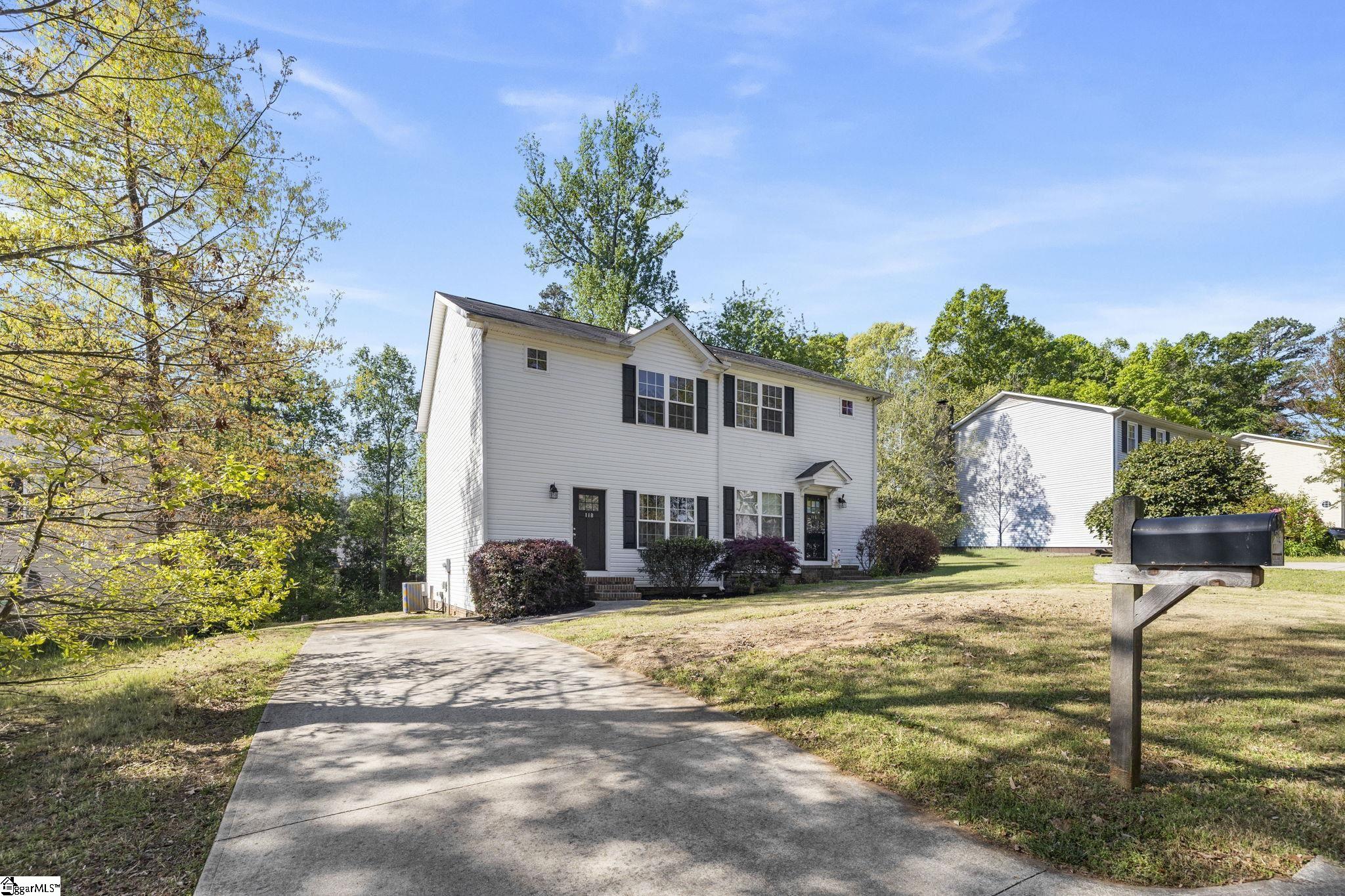 118 Village Court Greer, SC 29651 - Photo 2 of 33