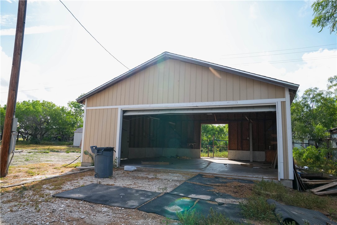 132 Quail Run Calliham, TX 78007 - Photo 17 of 22