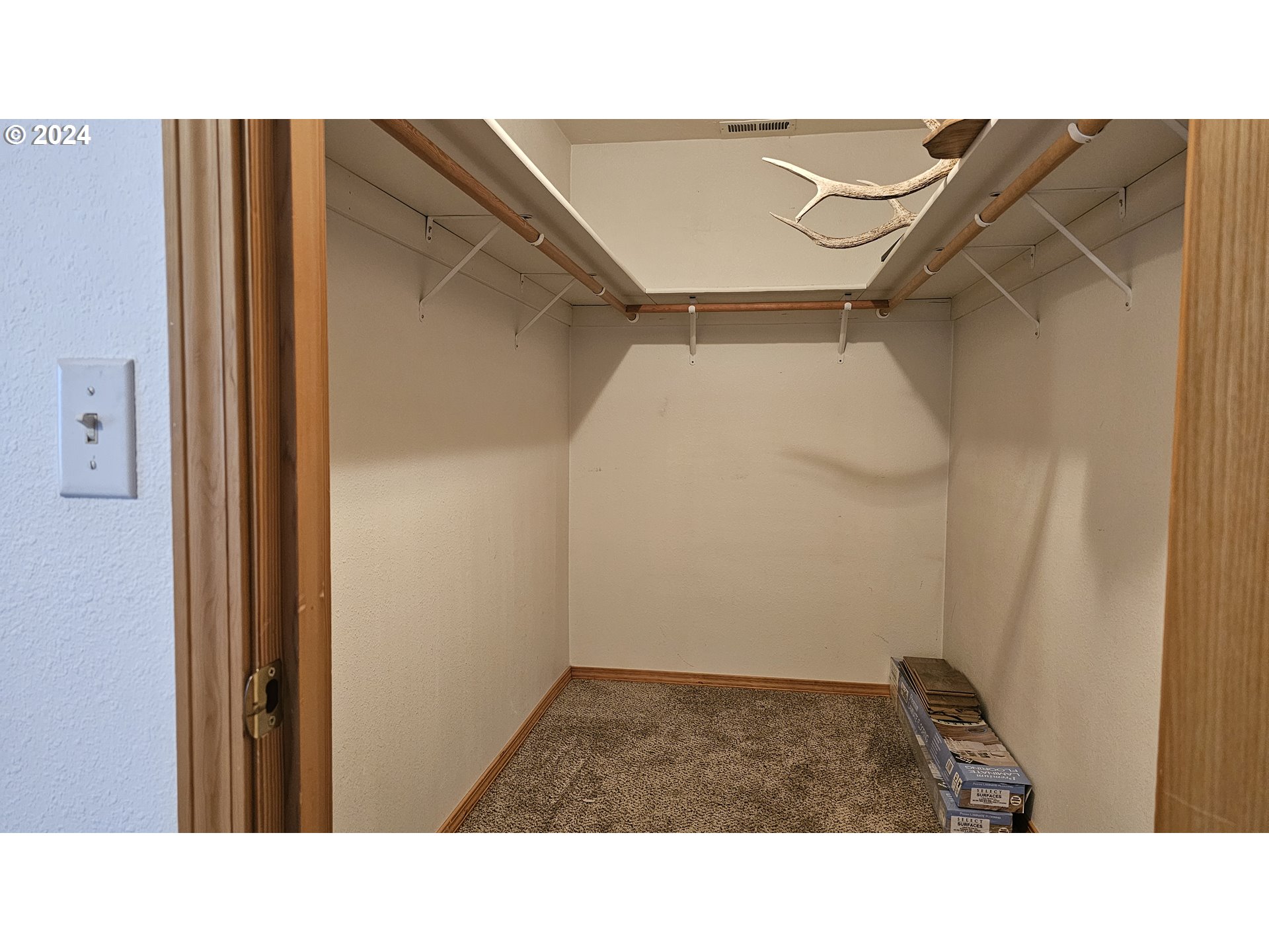 4072 Forsythia Street Springfield, OR 97478 - Photo 21 of 23 a bathroom with a sink and a shower