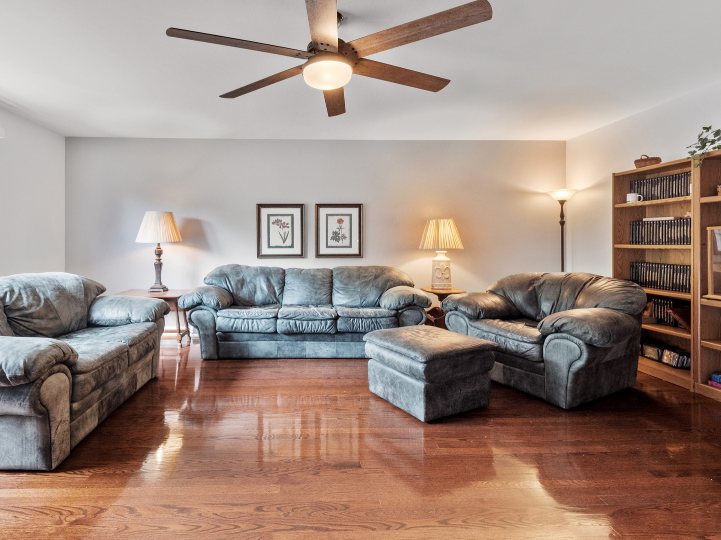 N208 Calvin Court Winfield, IL 60190 - Photo 10 of 30 a living room with furniture a ceiling fan and a rug