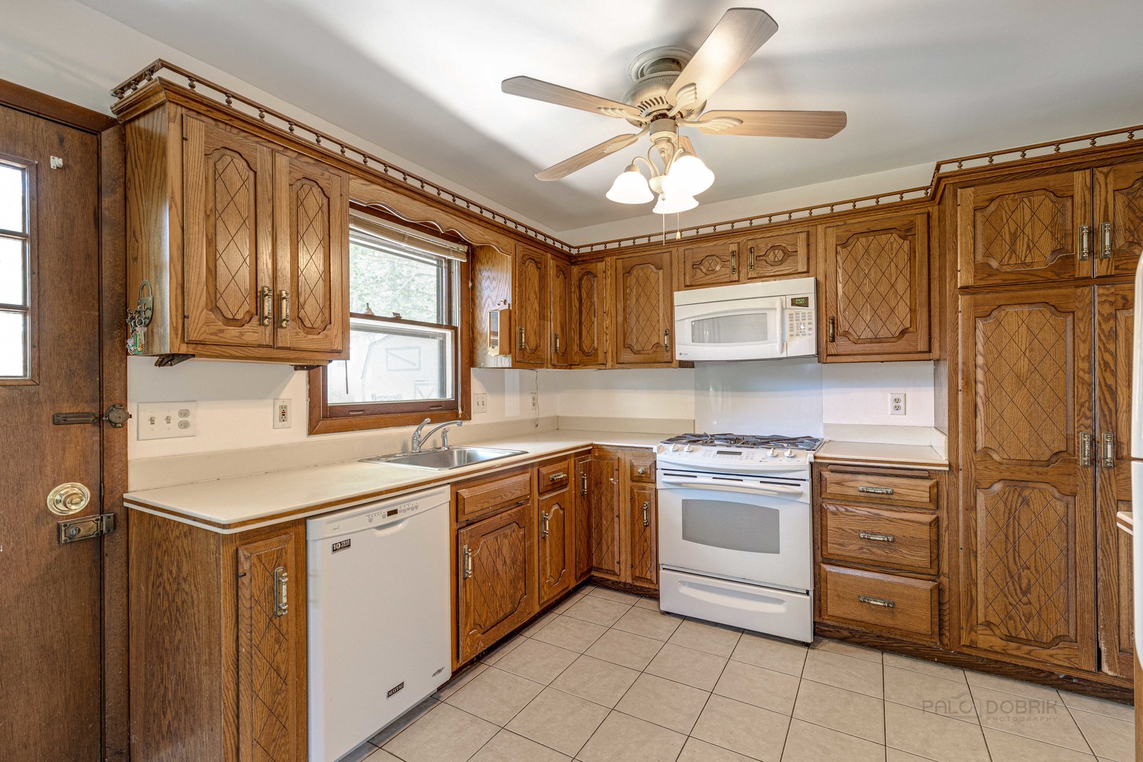 27 Lloyd Street Cary, IL 60013 - Photo 6 of 29