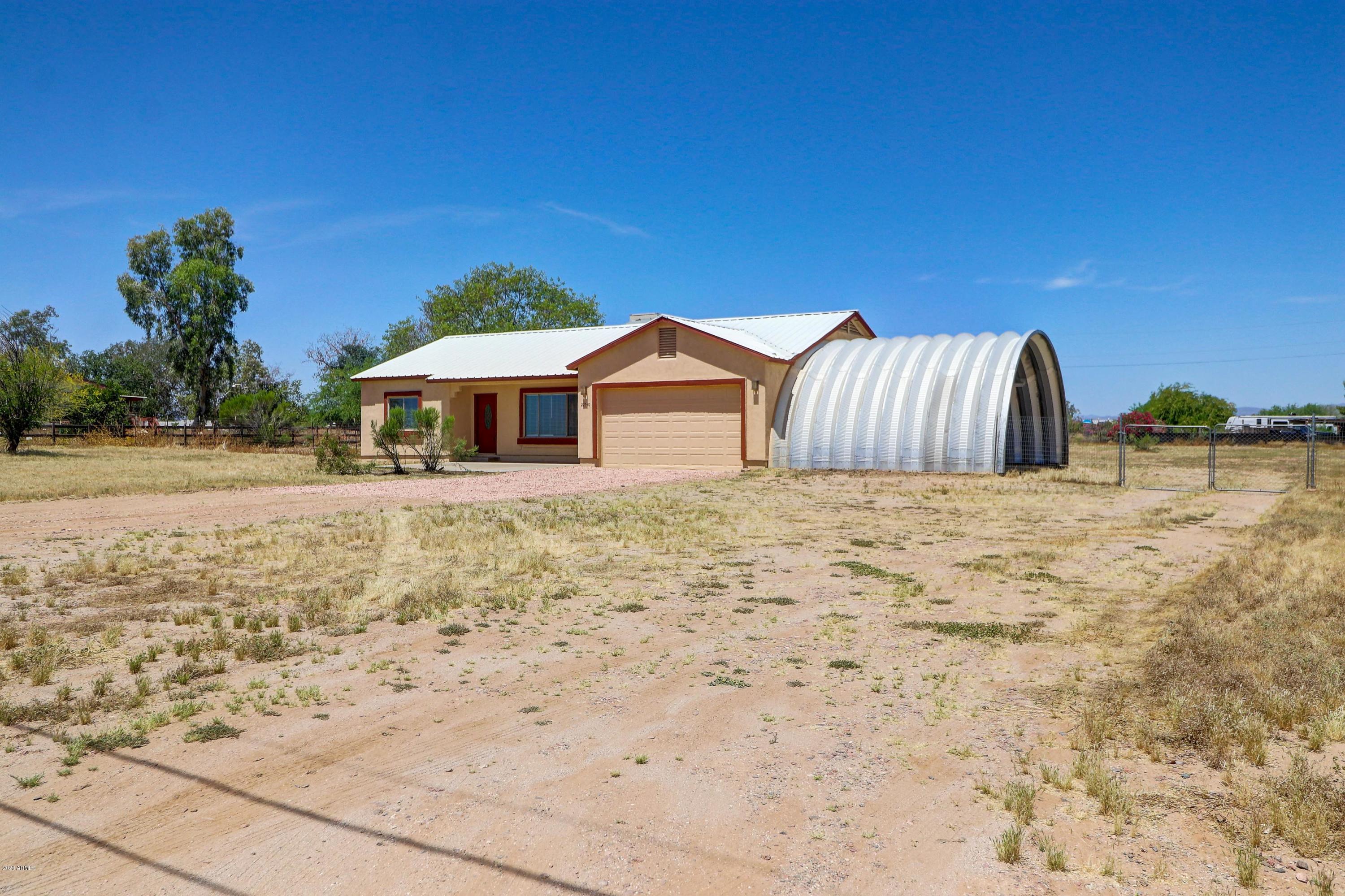 22540 Peak View Road Wittmann, AZ 85361 - Photo 4 of 33 Front_4