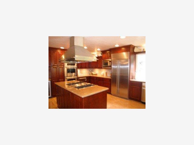23555 Morrill Road Los Gatos, CA 95033 - Photo 2 of 9 Gallery Image 2
