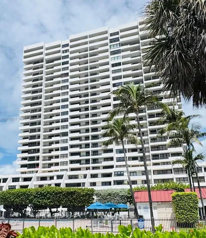 $5,000 | 2555 Collins Avenue, Unit 704, Miami Beach, FL 33140
