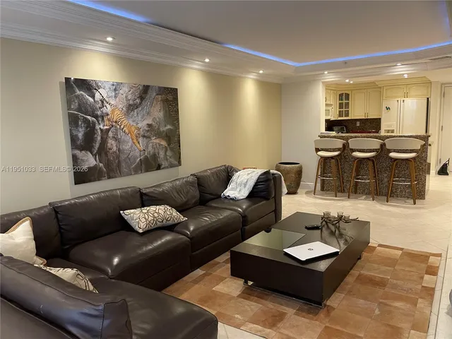 $5,000 | 2555 Collins Avenue, Unit 704, Miami Beach, FL 33140