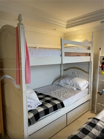 $5,000 | 2555 Collins Avenue, Unit 704, Miami Beach, FL 33140