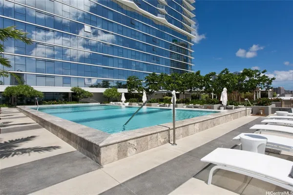 $3,400 | 888 Kapiolani Boulevard, Unit 1701, Honolulu, HI 96813