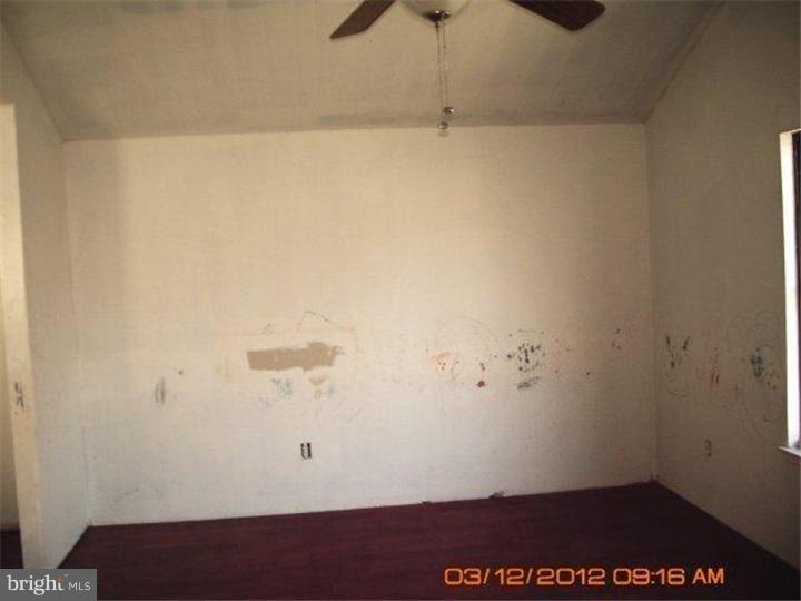 4305 Decatur Street Philadelphia, PA 19136 - Photo 2 of 19 Living Room