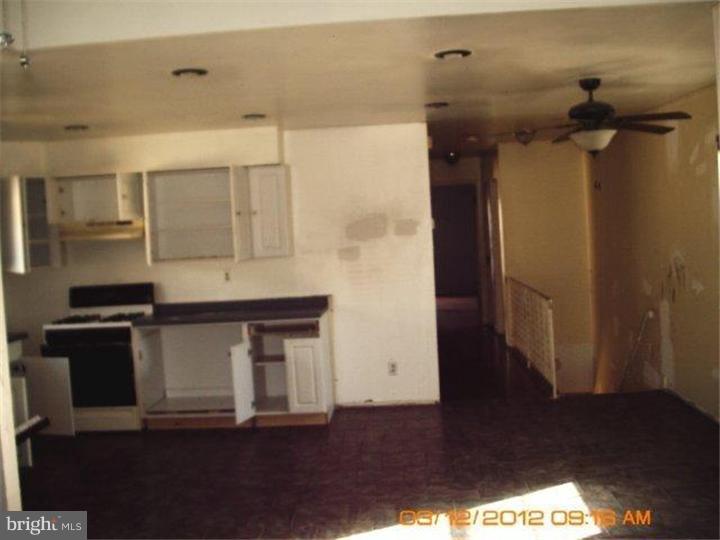 4305 Decatur Street Philadelphia, PA 19136 - Photo 3 of 19 Kitchen