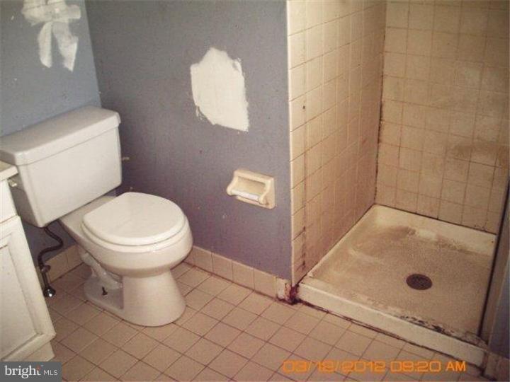 4305 Decatur Street Philadelphia, PA 19136 - Photo 6 of 19 Bathroom