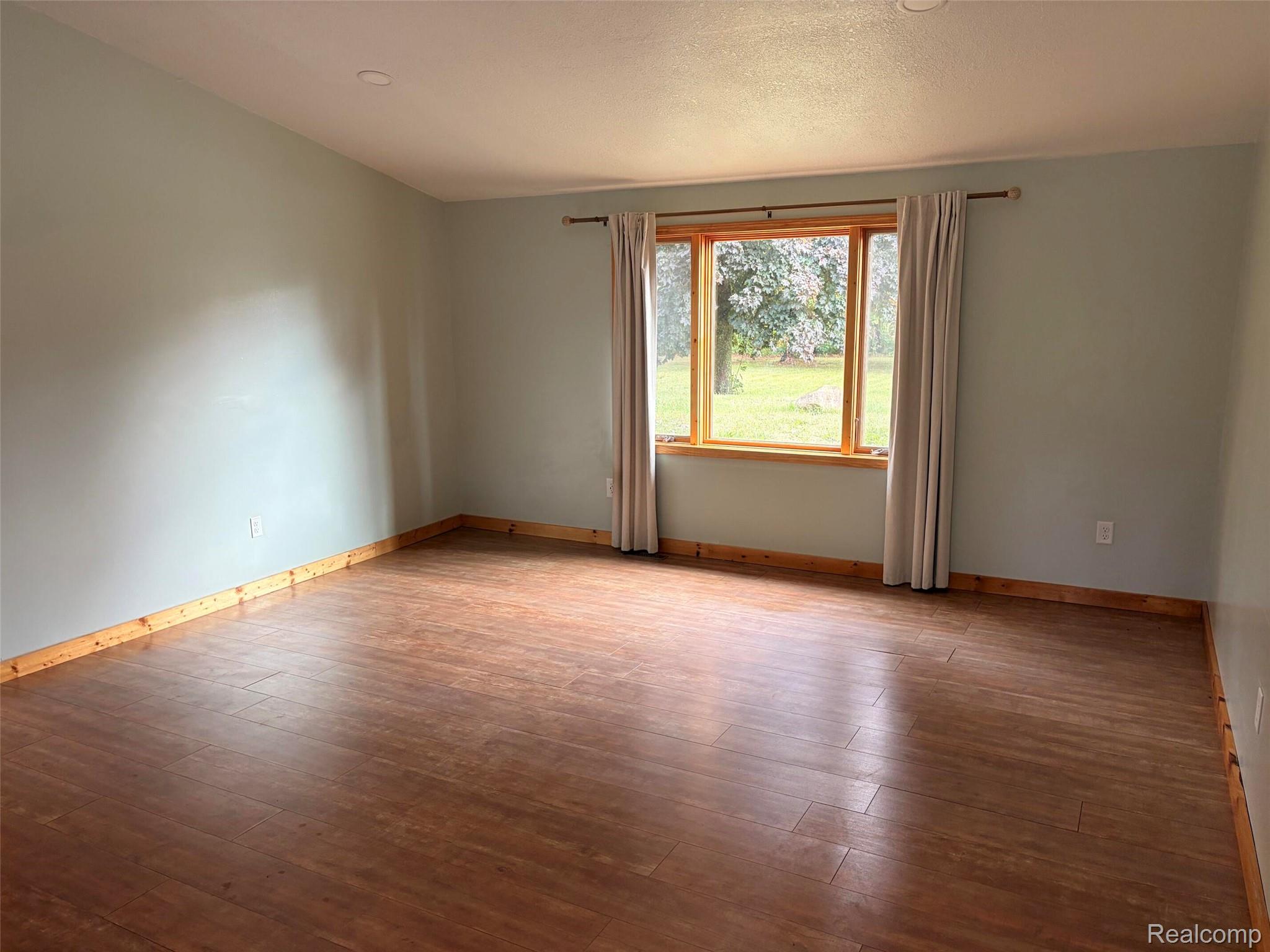 1452 West Isabella Road Midland, MI 48640 - Photo 20 of 31 020_beyc6a9ef5b8abe12.jpg