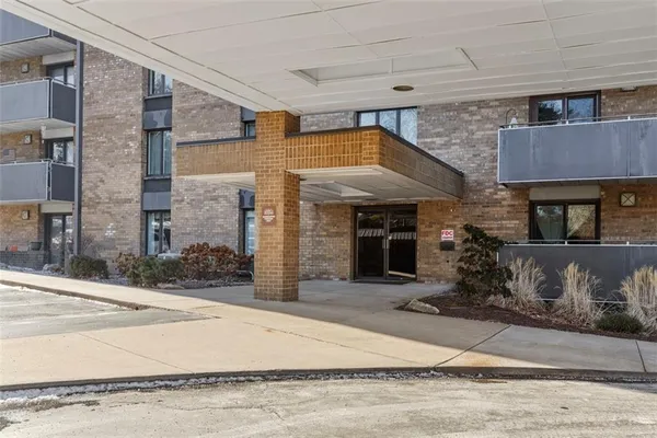 $115,000 | 820 East Beau Street, Unit 3M, Washington, PA 15301