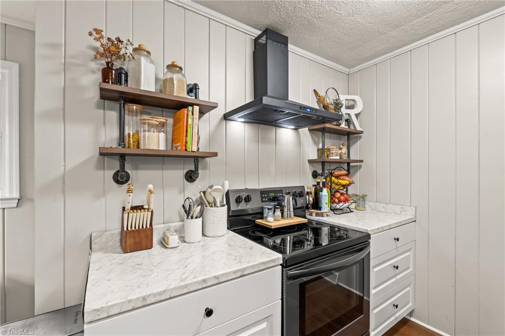 516 Eller Road Winston-Salem, NC 27107 - Photo 7 of 34