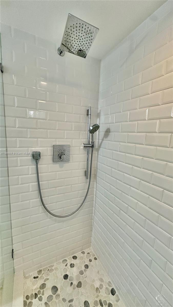 2030 South Ocean Drive, Unit 1022 Hallandale Beach, FL 33009 - Photo 13 of 33