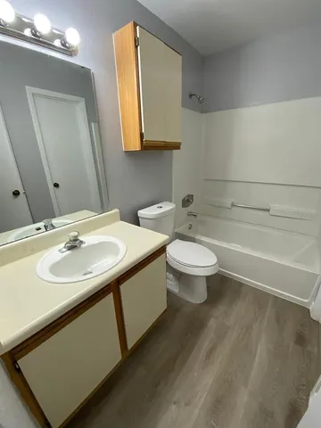 $140,000 | 951 Salt Pond Place, Unit 302, Altamonte Springs, FL 32714