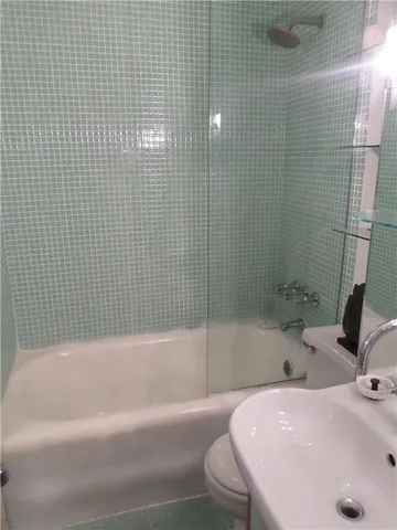 $429,000 | 150 West 51st Street, Unit 1927A | Theater District