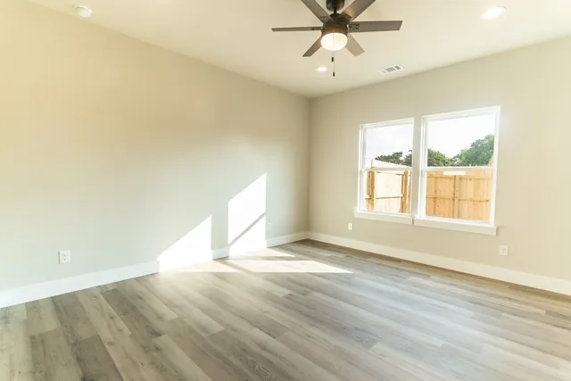 $369,500 | 329 String Prairie Way, Smithville, TX 78957