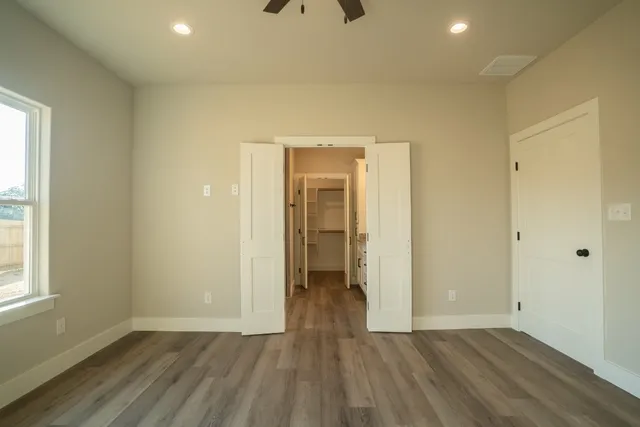 $369,500 | 329 String Prairie Way, Smithville, TX 78957