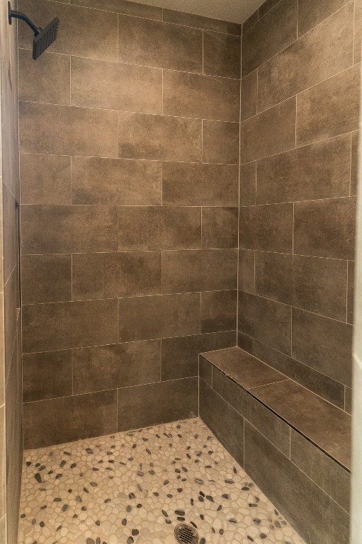 329 String Prairie Way Smithville, TX 78957 - Photo 20 of 33 Shower in Primary Bathroom