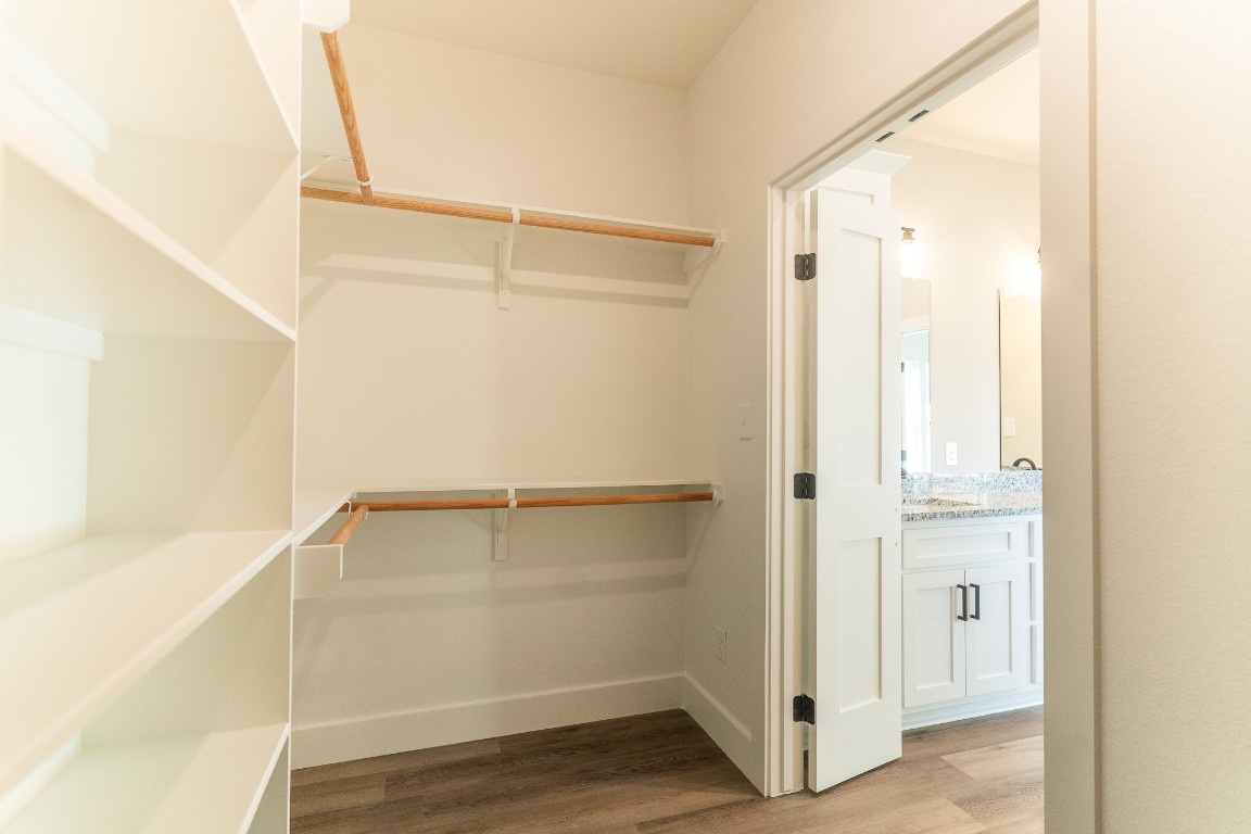 329 String Prairie Way Smithville, TX 78957 - Photo 22 of 33 Primary Closet