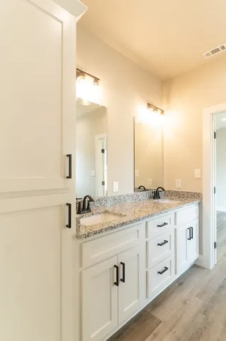 $369,500 | 329 String Prairie Way, Smithville, TX 78957