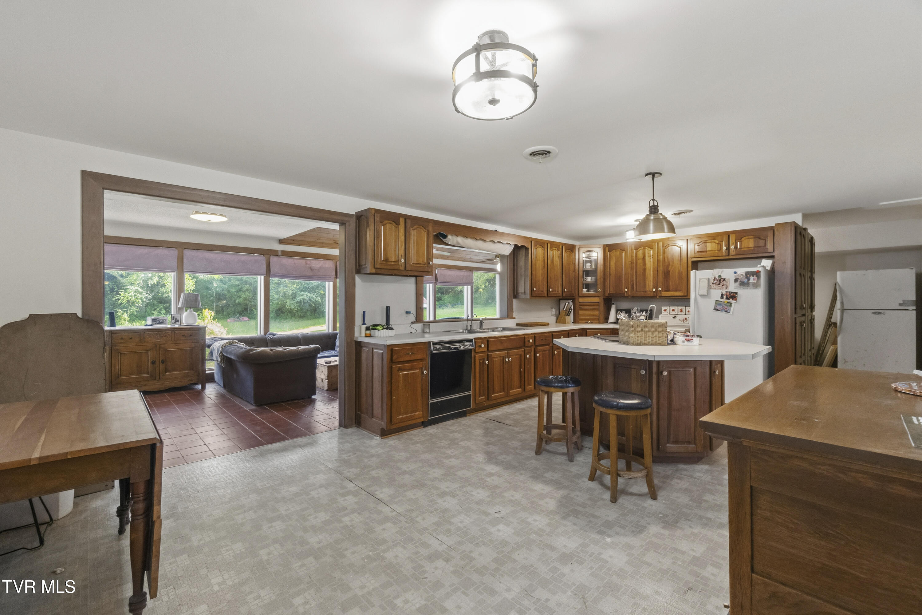 386 Fox Road Chuckey, TN 37641 - Photo 10 of 93 10