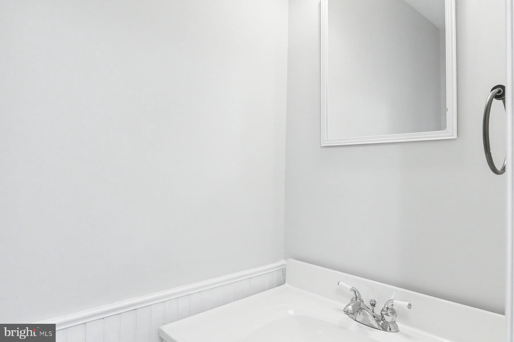 353 West Chestnut Street, Unit 16 Dallastown, PA 17313 - Photo 8 of 27 a bathroom with a bathtub