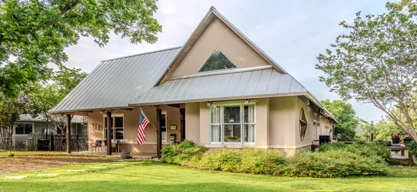 $849,000 | 712 West Travis Street, Fredericksburg, TX 78624